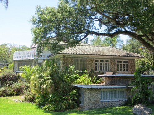 Vollständig auf und aus Korallen gebautes Wohnhaus in Coconut Grove