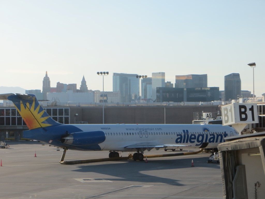 Blick vom Flughafen-Terminal auf Las Vegas